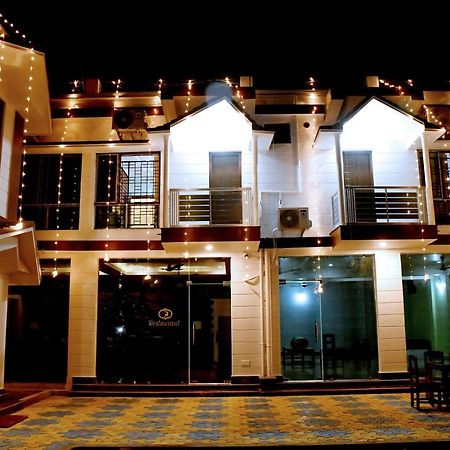 Hotel Aayes And Resort Shānti Niketan Extérieur photo